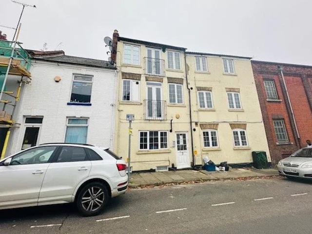 Flat for rent in Semilong, Northampton
