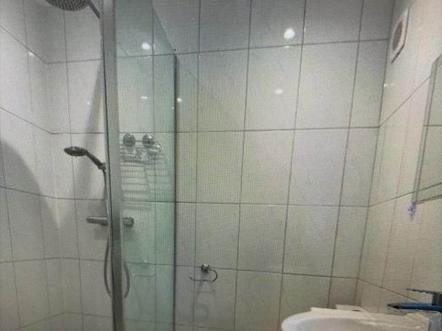 Flat for rent in Bowes, Greater London