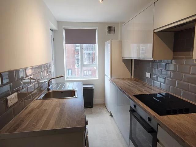 Flat for rent in Daws Hill, Cressex