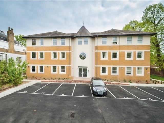 Flat for rent in London Borough of Merton, Mitcham
