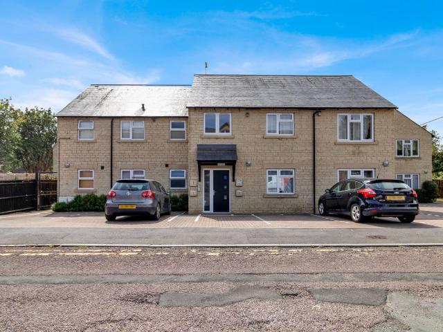 Flat for rent in Fossebridge, Gloucestershire