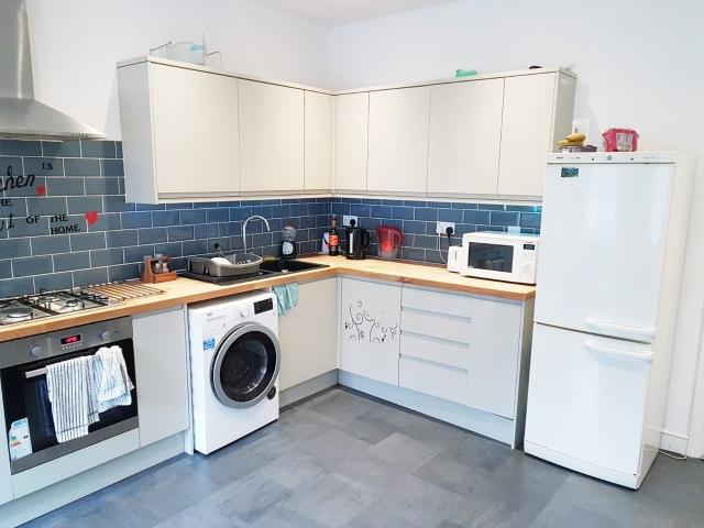 Flat for rent in Cricklewood, Brent