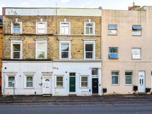 Flat for rent in Aldershot, Rushmoor