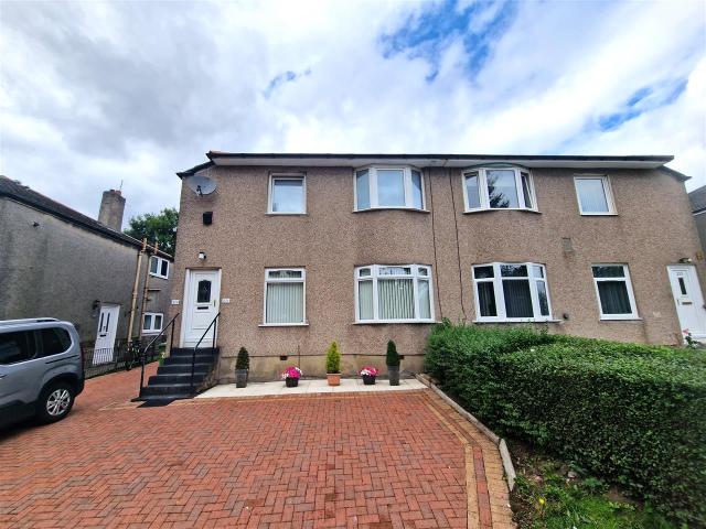 Flat for rent in Croftfoot, Glasgow