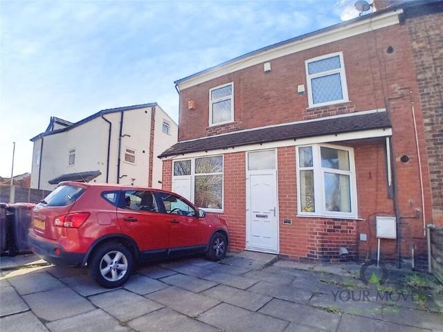 Flat for rent in Barton upon Irwell, Salford