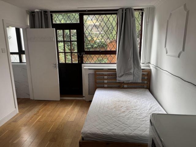Flat for rent in Hoxton, Greater London