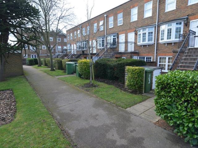 Flat for rent in Crook Log, Welling