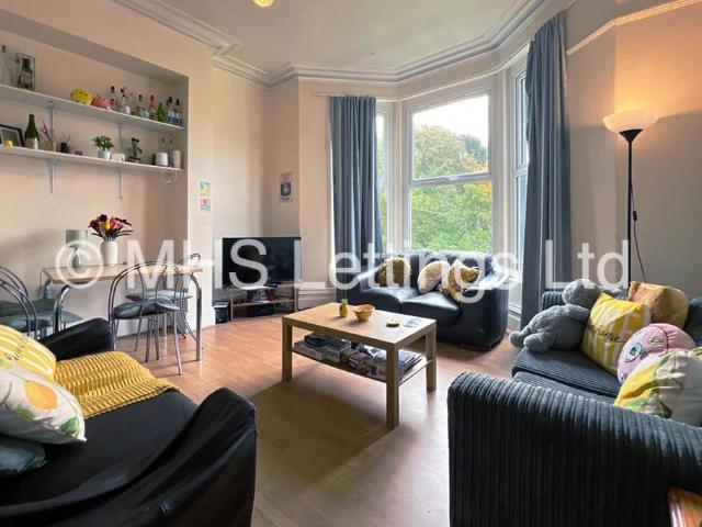 Flat for rent in Woodhouse Cliff, Leeds