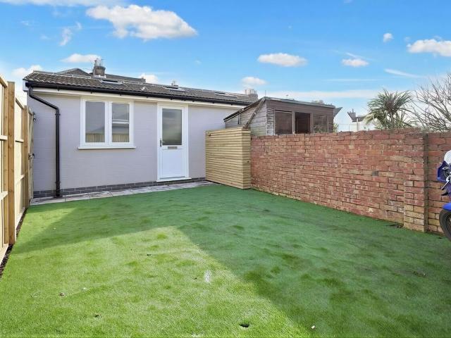 Flat for rent in Ringlestone, Midway