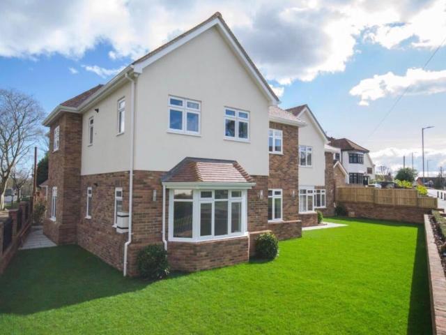 Flat for rent in Navestock Side, Essex