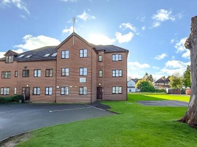 Flat for rent in North Watford, Hertfordshire