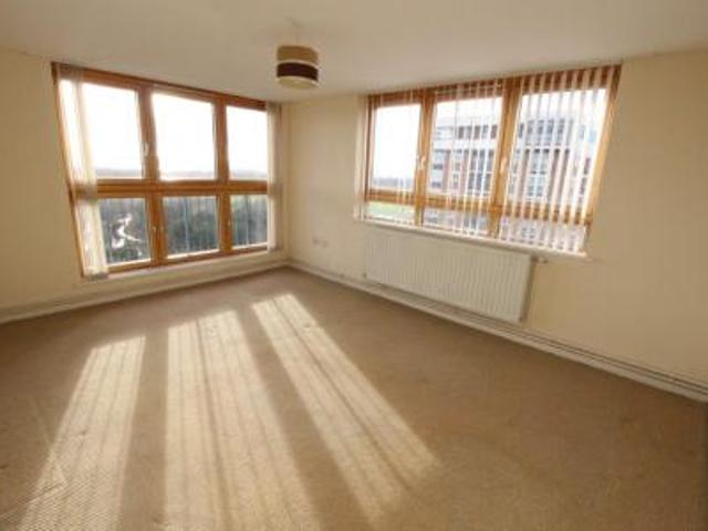 Flat for rent in Calderstones