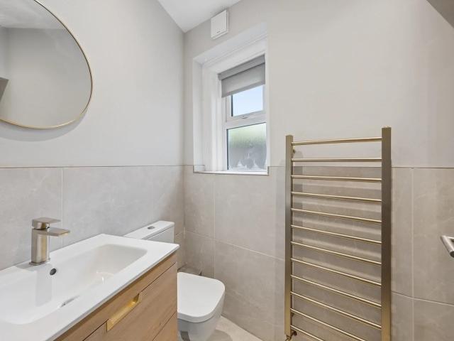 Flat for rent in Calderstones