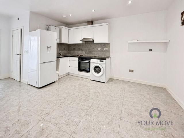 Flat for rent in Beddington, Greater London