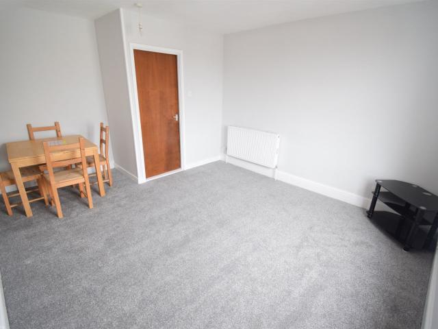 Flat for rent in Maindy, Cardiff