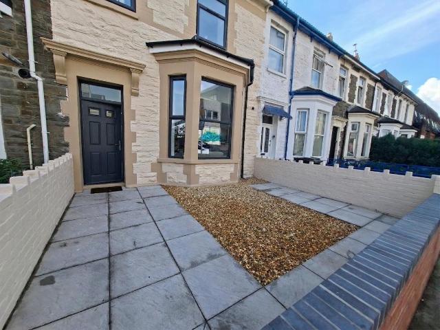Flat for rent in Maindy, Cardiff