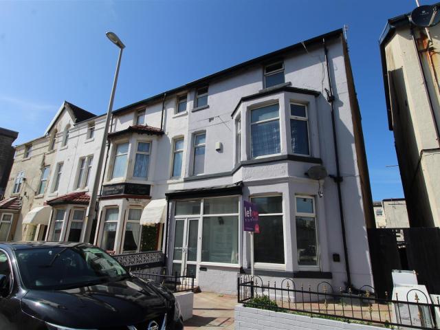 Flat for rent in Blackpool