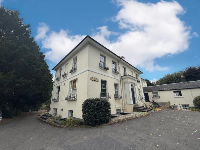 Flat for rent in Ewens Farm, Golden Valley