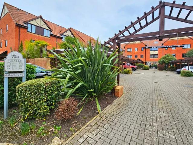 Flat for rent in Baltic Wharf, Bristol