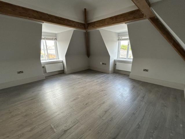 Flat for rent in Sale, Trafford