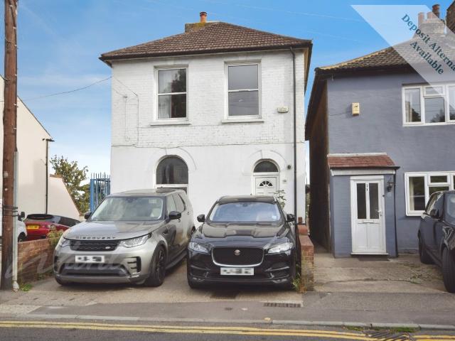 Flat for rent in Strood