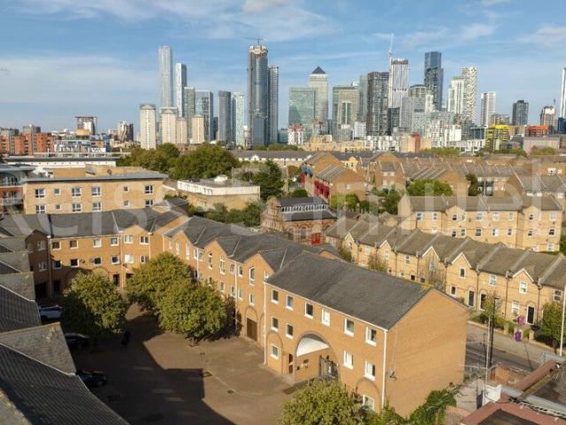 Flat for rent in Isle Of Dogs, Greater London