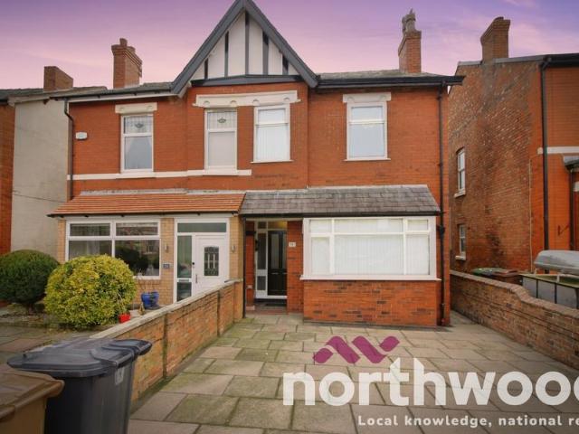 Flat for rent in Southport, Sefton