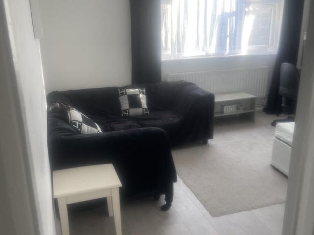 Flat for rent in Upper Sydenham, Greater London