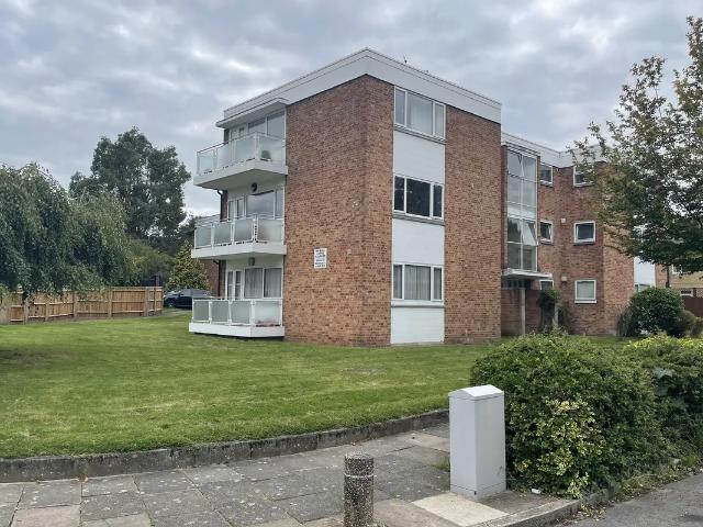 Flat for rent in Brunswick Park, Greater London