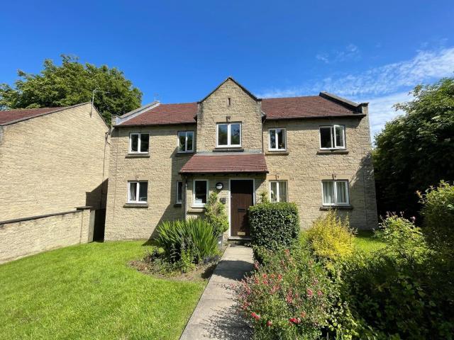 Flat for rent in Bramhope, West Yorkshire
