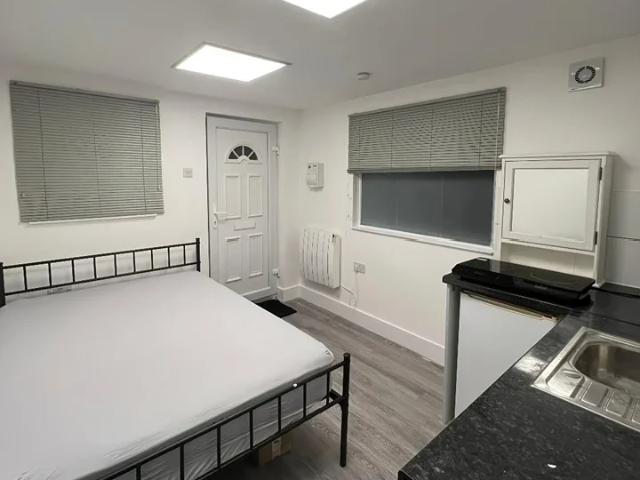 Flat for rent in Crook Log, Greater London
