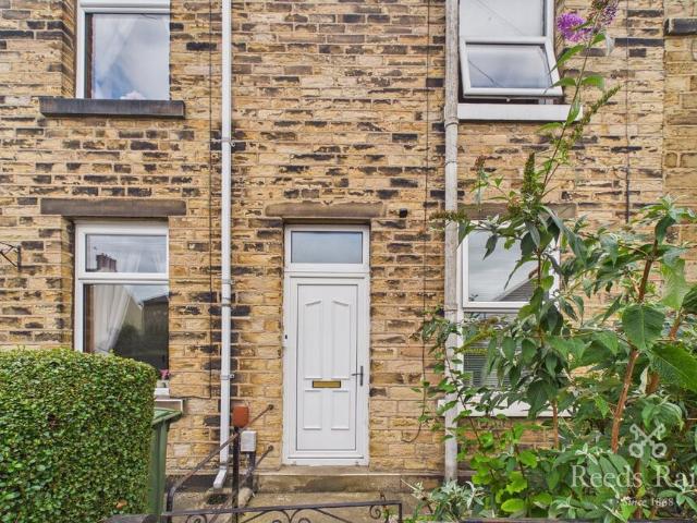 Flat for rent in Huddersfield, Kirklees