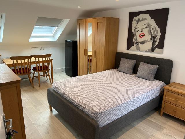 Flat for rent in London Borough of Hounslow, Greater London