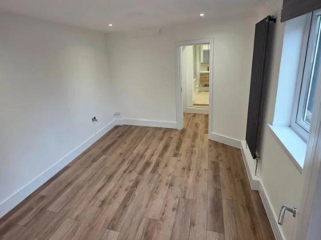 Flat for rent in London Borough of Lewisham, Forest Hill