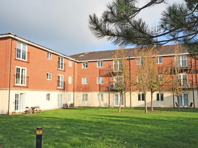 Flat for rent in Horsham, West Sussex
