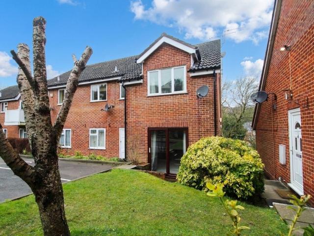Flat for rent in Castlefield, Cressex