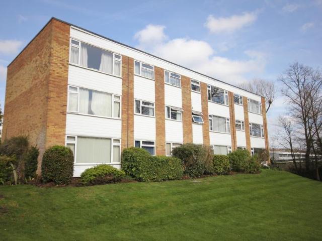 Flat for rent in Mount Hermon, Woking