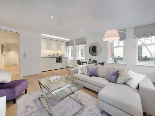 Flat for rent in Soho, Greater London