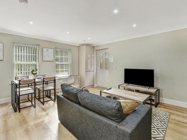 Flat for rent in Denham, Buckinghamshire