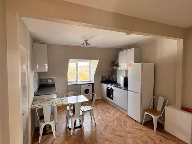 Flat for rent in Burnt Oak, Greater London