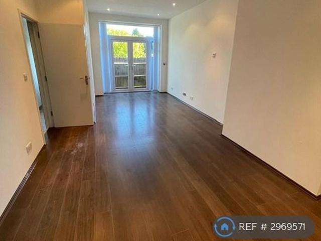 Flat for rent in Castlefield, Cressex
