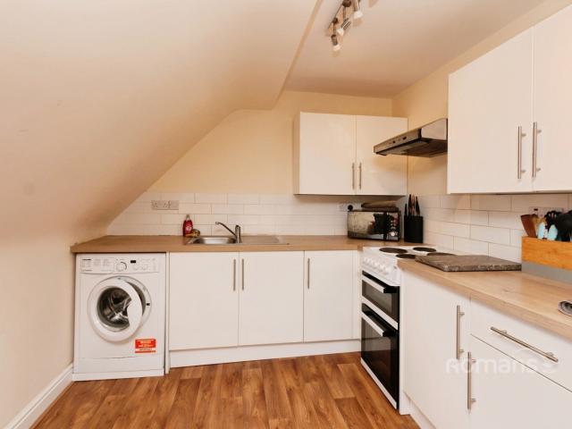 Flat for rent in Mindenhurst, Heol-las