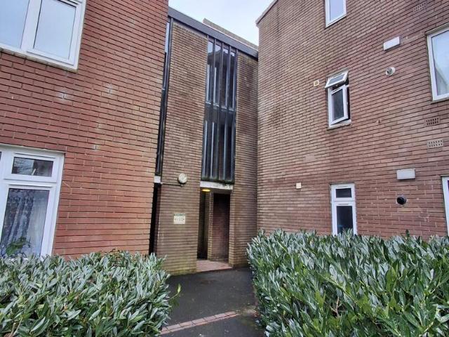 Flat for rent in Hollinswood, Telford