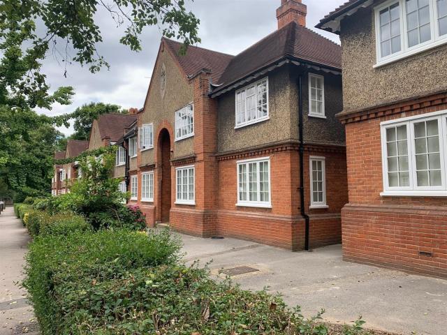 Flat for rent in Dulwich Village, Greater London