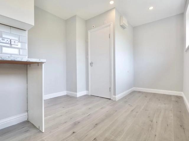 Flat for rent in London Borough of Hounslow, Feltham