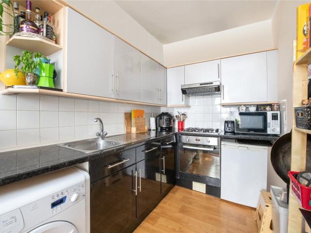Flat for rent in London Borough of Lewisham, Deptford