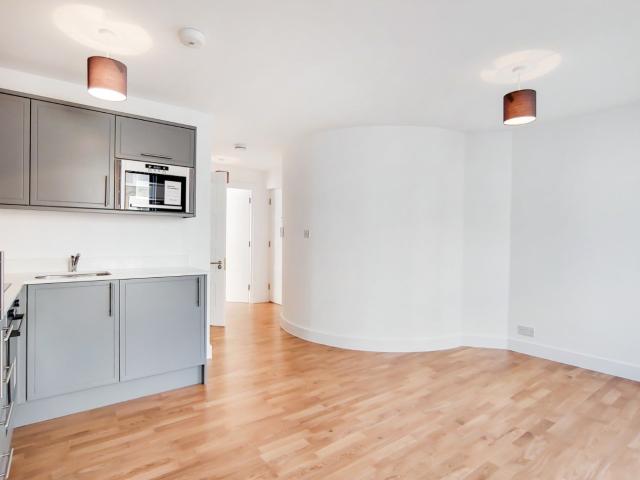 Flat for rent in London Borough of Lewisham, Deptford
