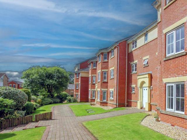 Flat for rent in Limefield, Bury
