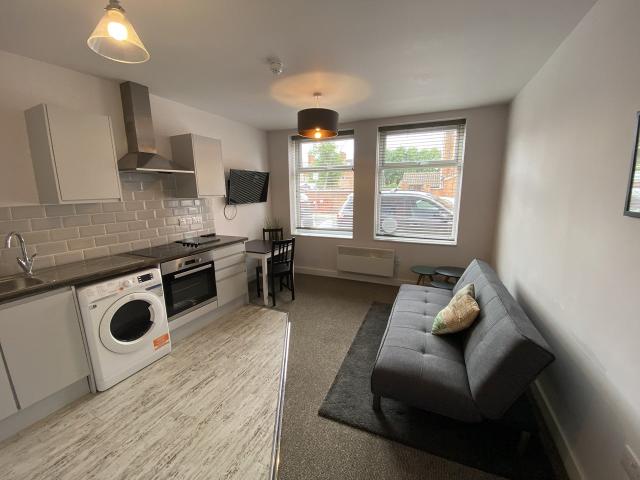 Flat for rent in Elmfield, Leicestershire