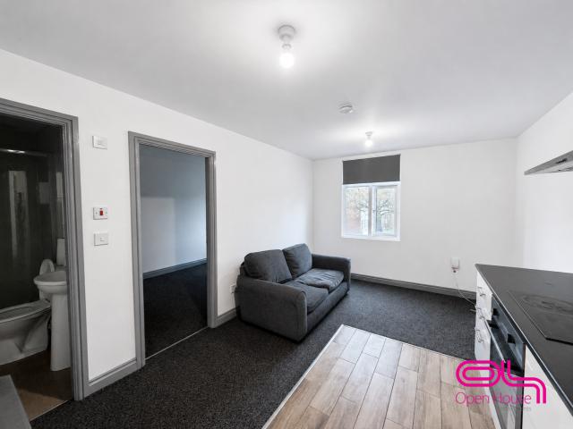 Flat for rent in Lee Bank, Greater Manchester